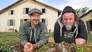 BUZZ – The Inspector Cluzo avec la patte de Marc Large